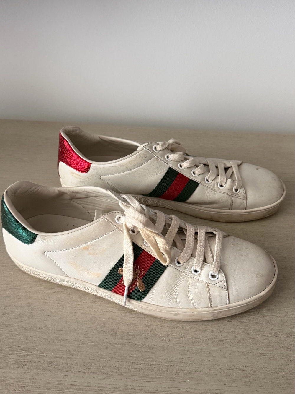 Gucci White Leather Sneakers with Red & Green Stripe